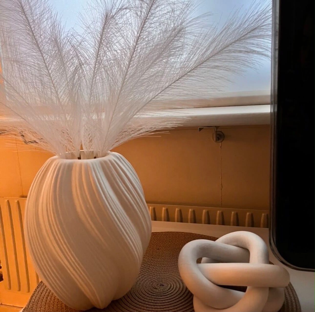 Ribbed Ceramic Vase - White