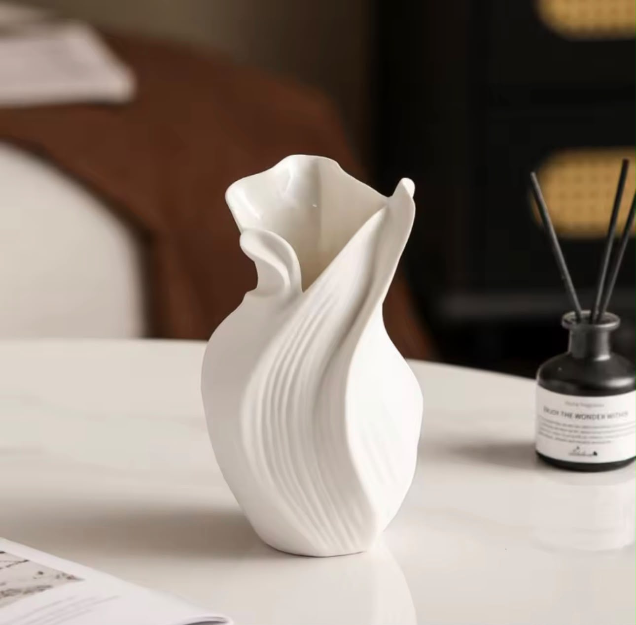 Nordic Aura Roating Ceramic Vase